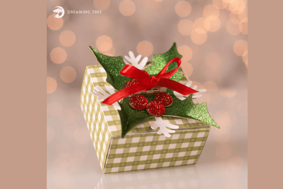 Holly Gift Box: Elevate Your Holiday Gifting with a Handmade Touch